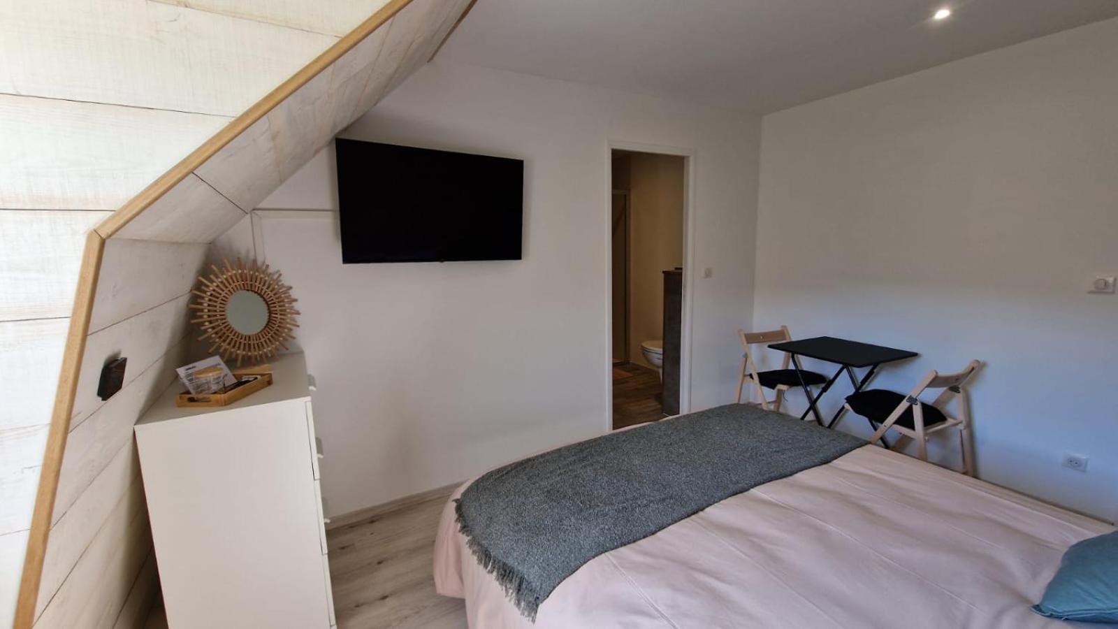 La Gentiane Bed & Breakfast Le Falgoux Екстериор снимка